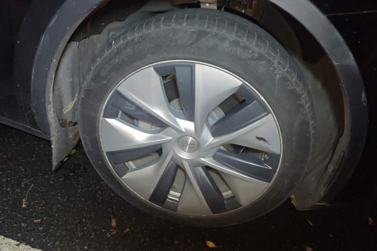Used Tesla Model Y 2022 Revised Version Rear-Wheel Drive Right Front Wheel Hub