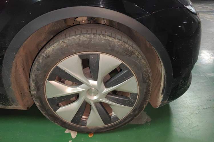Used Tesla Model Y 2022 Revised Version Rear-Wheel Drive Right Front Wheel Hub