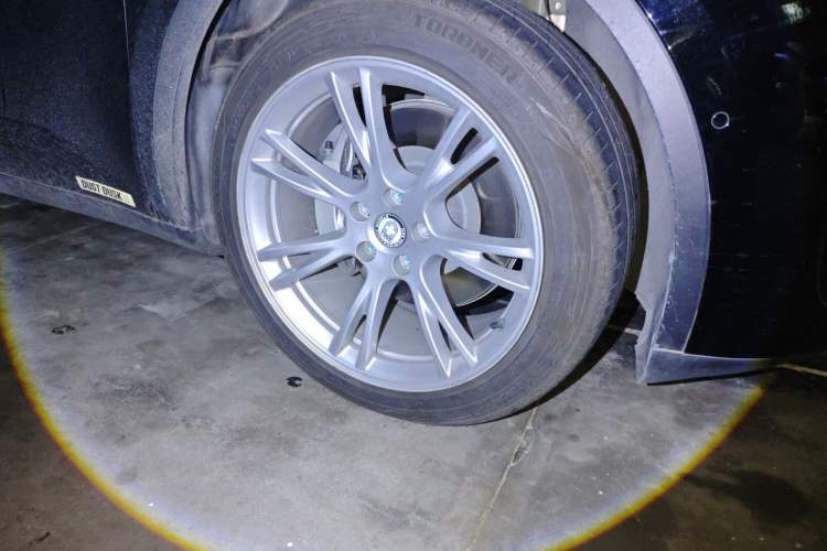 Used Tesla Model Y 2022 Revised Version Rear-Wheel Drive Right Front Wheel Hub