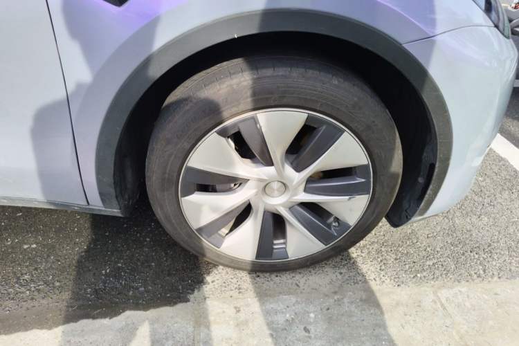 Used Tesla Model Y 2022 Revised Version Rear-Wheel Drive Right Front Wheel Hub