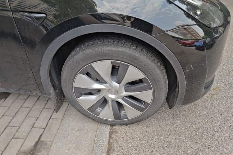 Used Tesla Model Y 2022 Revised Version Rear-Wheel Drive Right Front Wheel Hub
