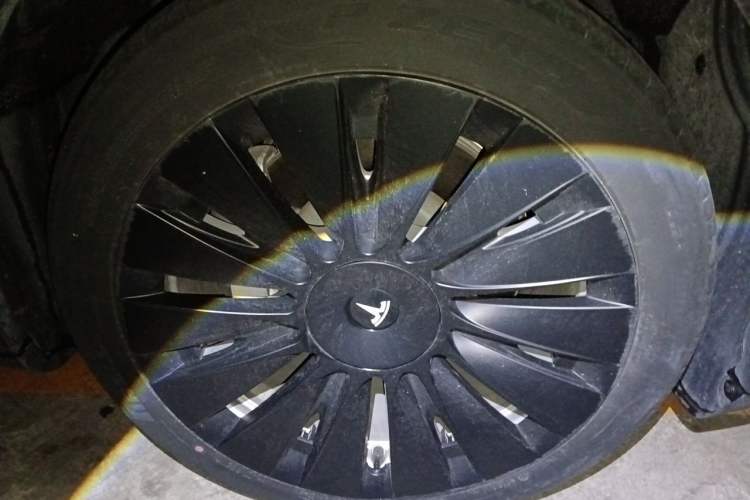 Used Tesla Model Y 2022 Revised Version Rear-Wheel Drive Right Front Wheel Hub