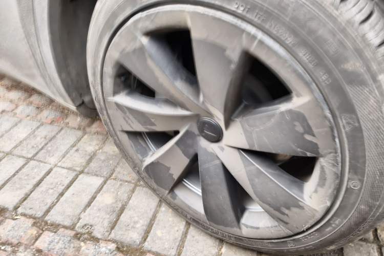 Used Tesla Model Y 2022 Revised Version Rear-Wheel Drive Right Front Wheel Hub