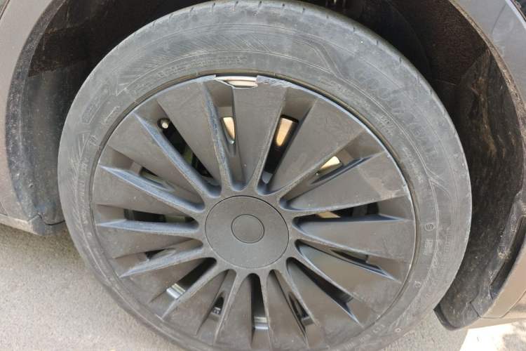 Used Tesla Model Y 2022 Revised Version Rear-Wheel Drive Right Front Wheel Hub