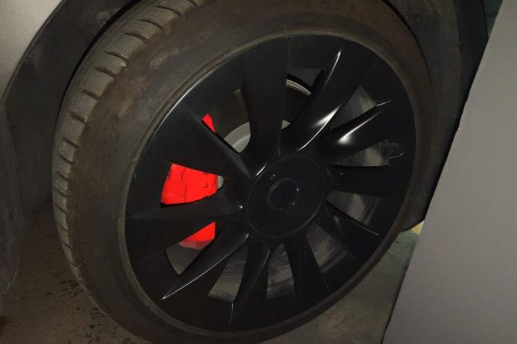 Used Tesla Model Y 2022 Revised Version Rear-Wheel Drive Right Front Wheel Hub
