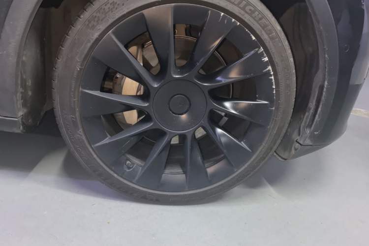 Used Tesla Model Y 2022 Revised Version Rear-Wheel Drive Right Front Wheel Hub