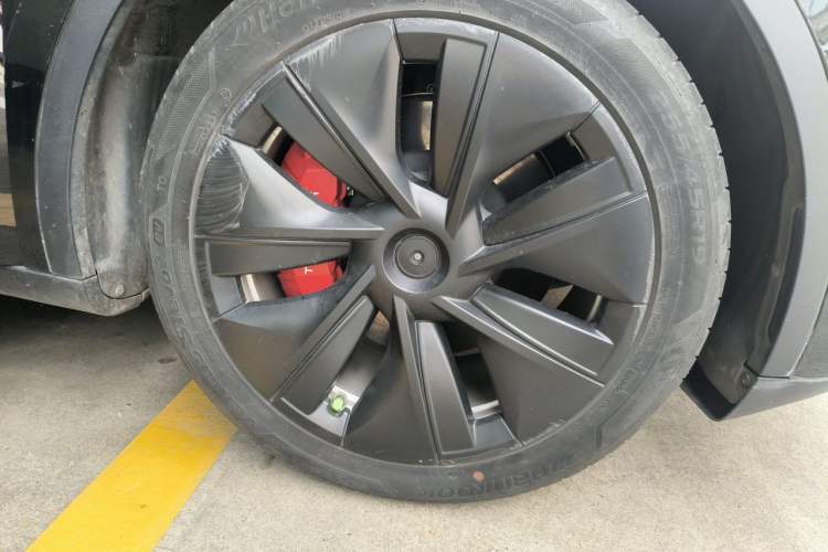 Used Tesla Model Y 2022 Revised Version Rear-Wheel Drive Right Front Wheel Hub