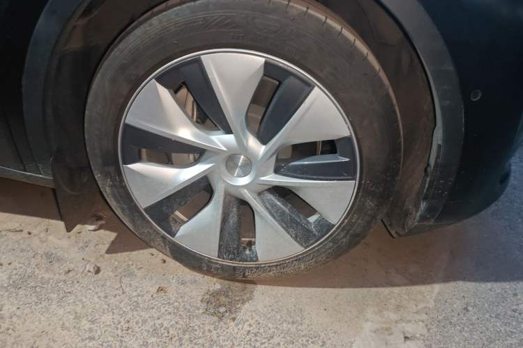 Used Tesla Model Y 2022 Revised Version Rear-Wheel Drive Right Front Wheel Hub