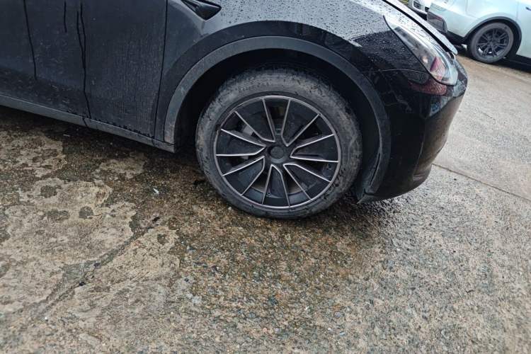 Used Tesla Model Y 2022 Revised Version Rear-Wheel Drive Right Front Wheel Hub