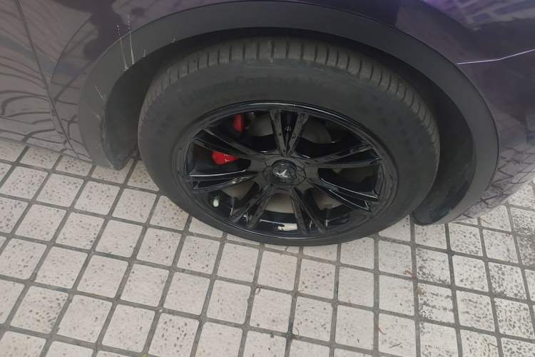 Used Tesla Model Y 2022 Revised Version Long-Range All-Wheel Drive Right Front Wheel Hub