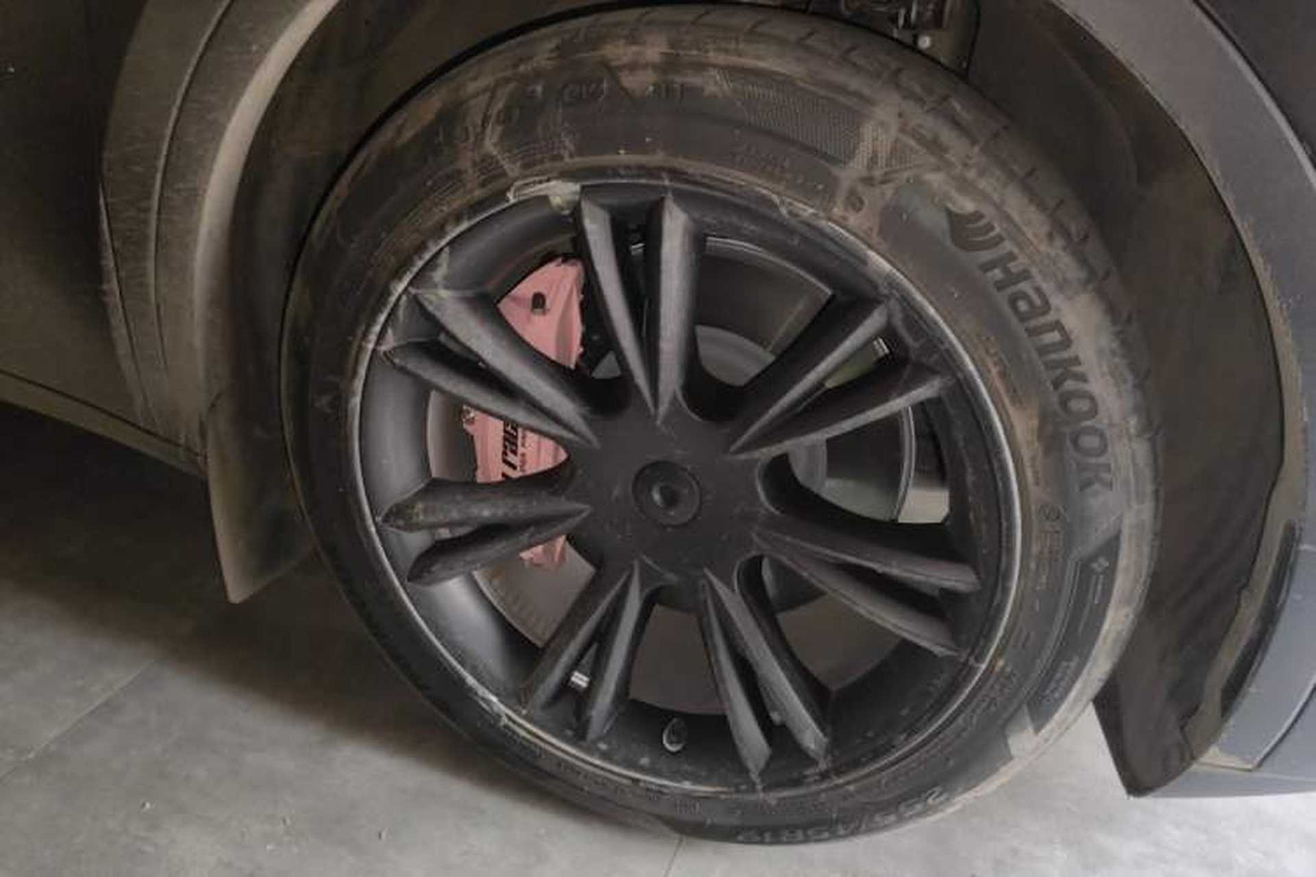 Used Tesla Model Y 2022 Revised Version Long-Range All-Wheel Drive Right Front Wheel Hub