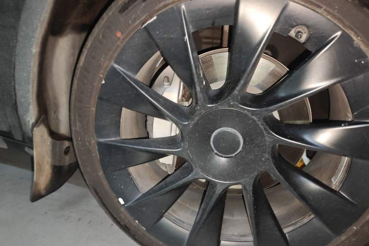 Used Tesla Model Y 2022 Revised Version Rear-Wheel Drive Right Front Wheel Hub