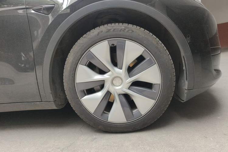 Used Tesla Model Y 2022 Revised Version Rear-Wheel Drive Right Front Wheel Hub