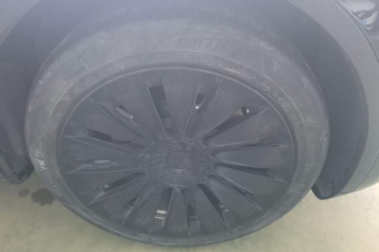 Used Tesla Model Y 2022 Revised Version Rear-Wheel Drive Right Front Wheel Hub