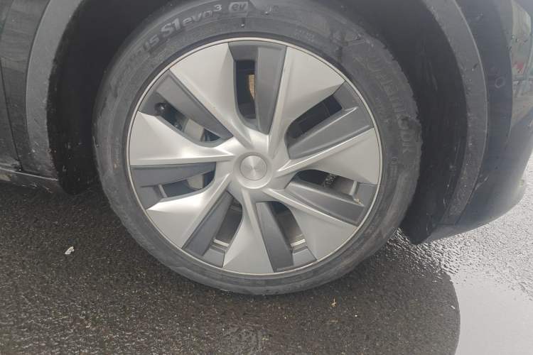 Used Tesla Model Y 2022 Revised Version Rear-Wheel Drive Right Front Wheel Hub