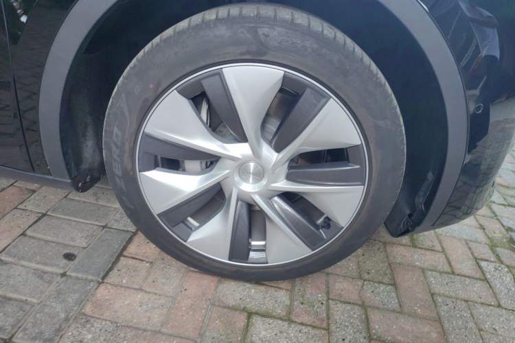 Used Tesla Model Y 2022 Revised Version Rear-Wheel Drive Right Front Wheel Hub
