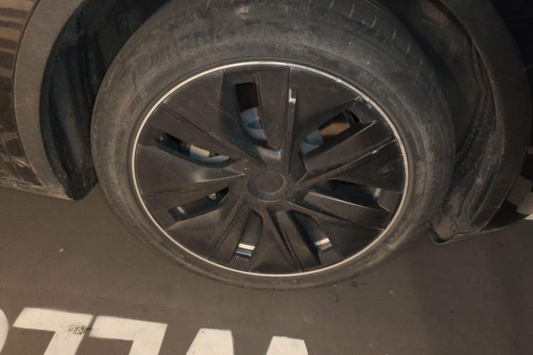Used Tesla Model Y 2022 Revised Version Rear-Wheel Drive Right Front Wheel Hub