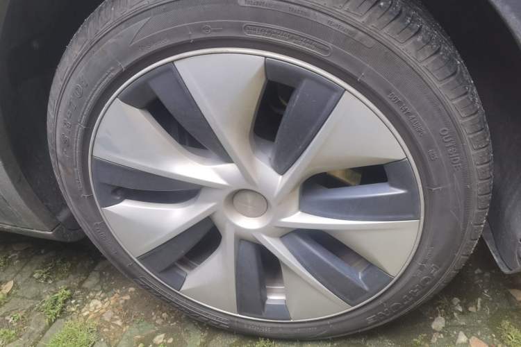 Used Tesla Model Y 2022 Revised Version Rear-Wheel Drive Right Front Wheel Hub