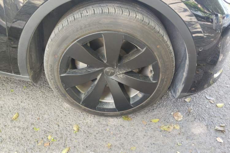 Used Tesla Model Y 2022 Revised Version Rear-Wheel Drive Right Front Wheel Hub