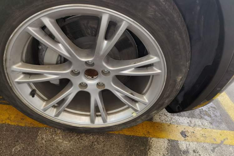 Used Tesla Model Y 2022 Revised Version Rear-Wheel Drive Right Front Wheel Hub
