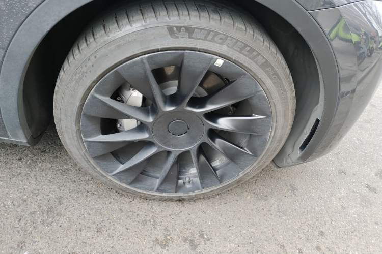 Used Tesla Model Y 2022 Revised Version Rear-Wheel Drive Right Front Wheel Hub