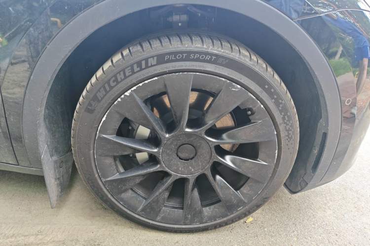 Used Tesla Model Y 2022 Revised Version Rear-Wheel Drive Right Front Wheel Hub