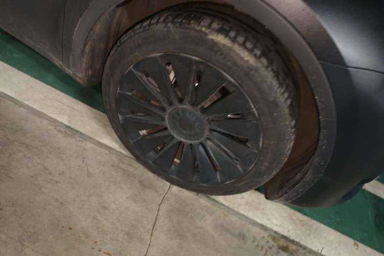Used Tesla Model Y 2022 Revised Version Rear-Wheel Drive Right Front Wheel Hub