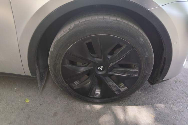 Used Tesla Model Y 2022 Revised Version Rear-Wheel Drive Right Front Wheel Hub