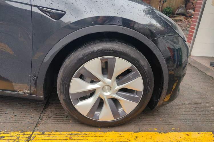 Used Tesla Model Y 2022 Revised Version Rear-Wheel Drive Right Front Wheel Hub