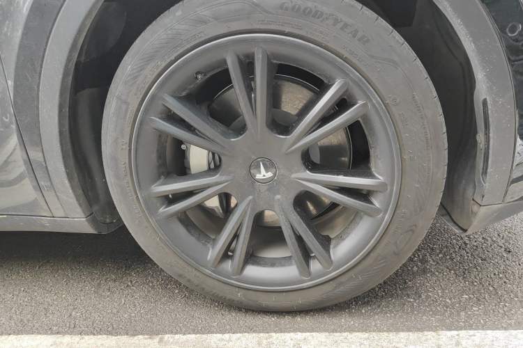 Used Tesla Model Y 2022 Revised Version Rear-Wheel Drive Right Front Wheel Hub