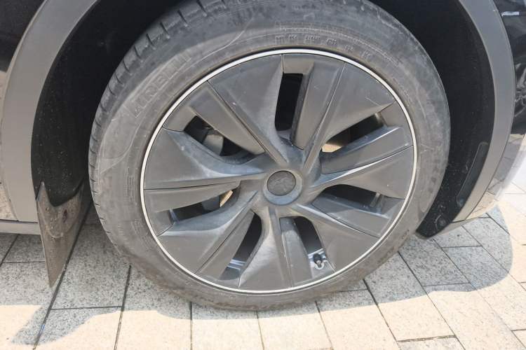 Used Tesla Model Y 2022 Revised Version Rear-Wheel Drive Right Front Wheel Hub