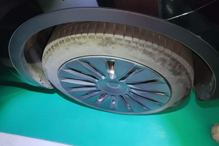 Used Tesla Model Y 2022 Revised Version Rear-Wheel Drive Right Front Wheel Hub