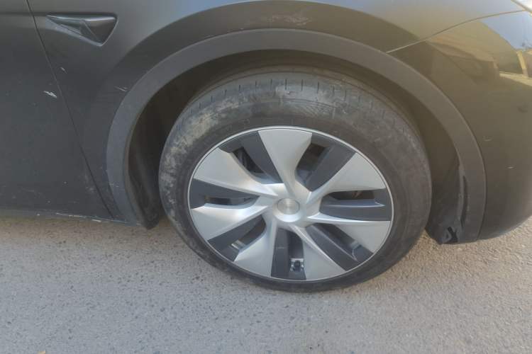 Used Tesla Model Y 2022 Revised Version Rear-Wheel Drive Right Front Wheel Hub
