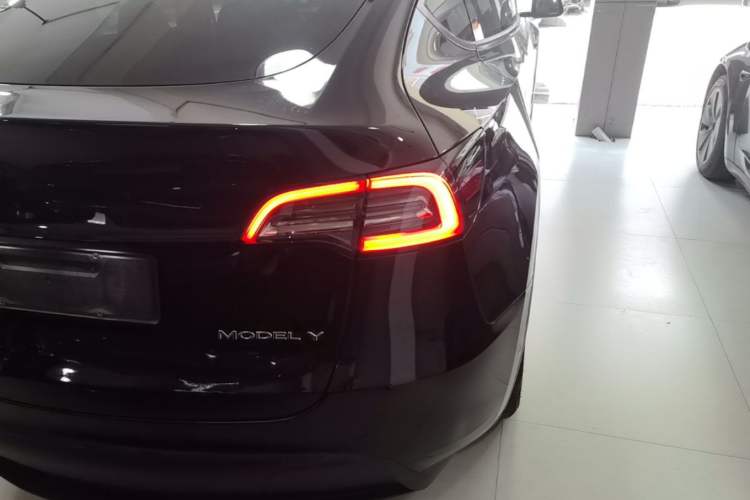 Used Tesla Model Y 2022 Revised Version Rear-Wheel Drive Right Rear Taillight