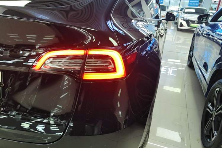 Used Tesla Model Y 2022 Rear-Wheel-Drive Version Right Rear Taillight