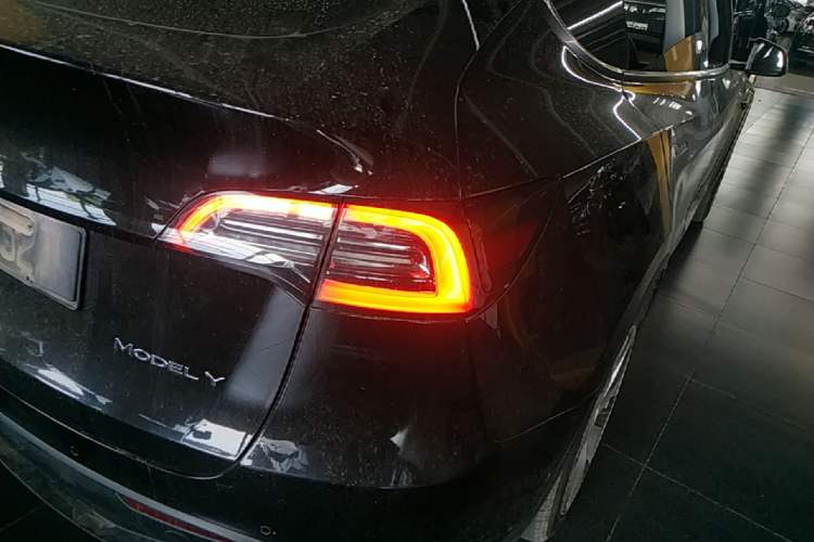 Used Tesla Model Y 2022 Rear-Wheel-Drive Version Right Rear Taillight