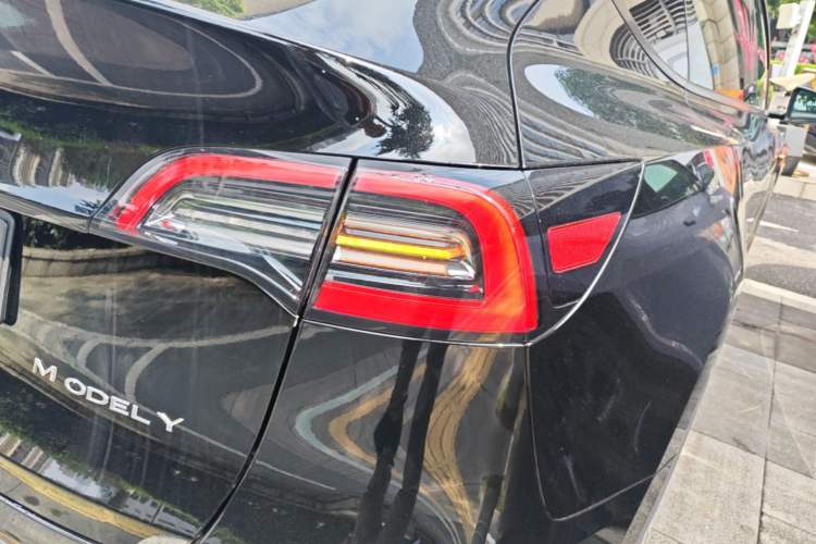 Used Tesla Model Y 2022 Revised Version Rear-Wheel Drive Right Rear Taillight