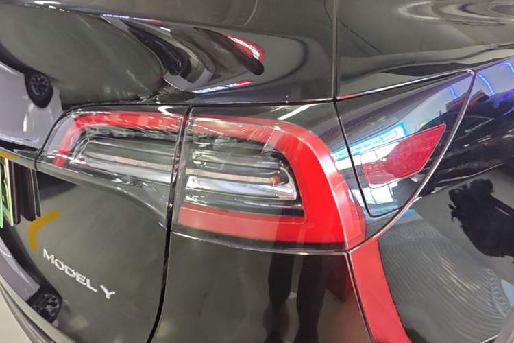 Used Tesla Model Y 2022 Rear-Wheel-Drive Version Right Rear Taillight