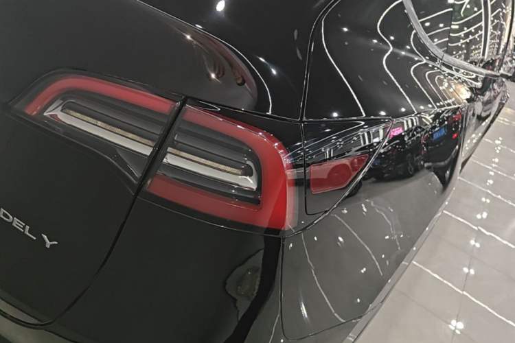 Used Tesla Model Y 2022 Revised Version Rear-Wheel Drive Right Rear Taillight