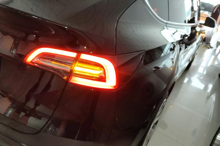 Used Tesla Model Y 2022 Revised Version Rear-Wheel Drive Right Rear Taillight
