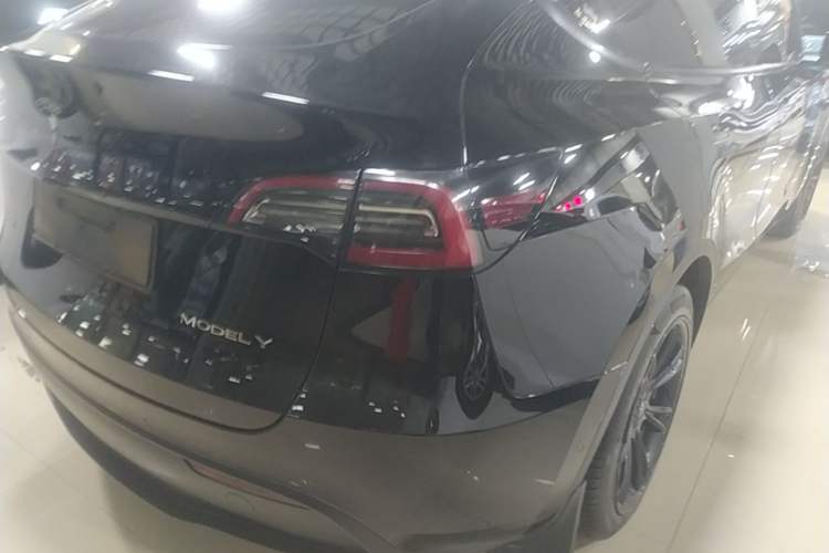 Used Tesla Model Y 2022 Rear-Wheel-Drive Version Right Rear Taillight