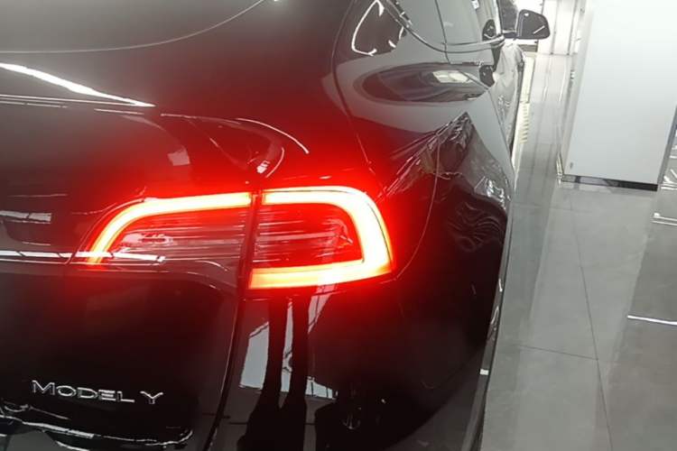 Used Tesla Model Y 2022 Revised Version Rear-Wheel Drive Right Rear Taillight