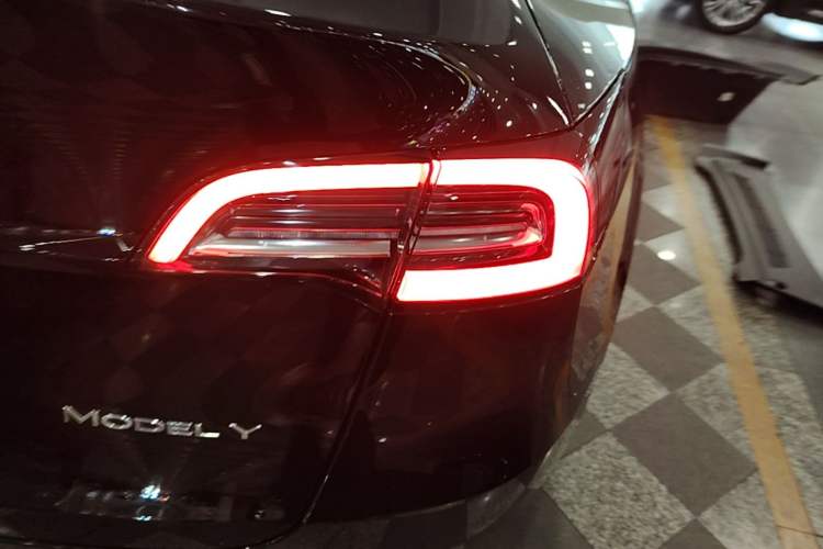 Used Tesla Model Y 2022 Revised Version Rear-Wheel Drive Right Rear Taillight