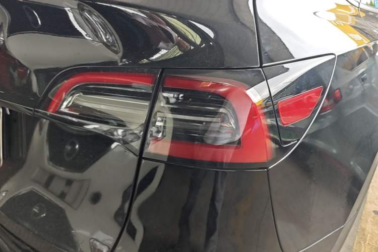 Used Tesla Model Y 2022 Revised Version Rear-Wheel Drive Right Rear Taillight
