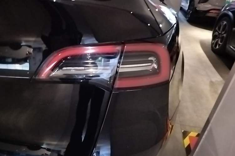Used Tesla Model Y 2022 Revised Version Long-Range All-Wheel Drive Right Rear Taillight