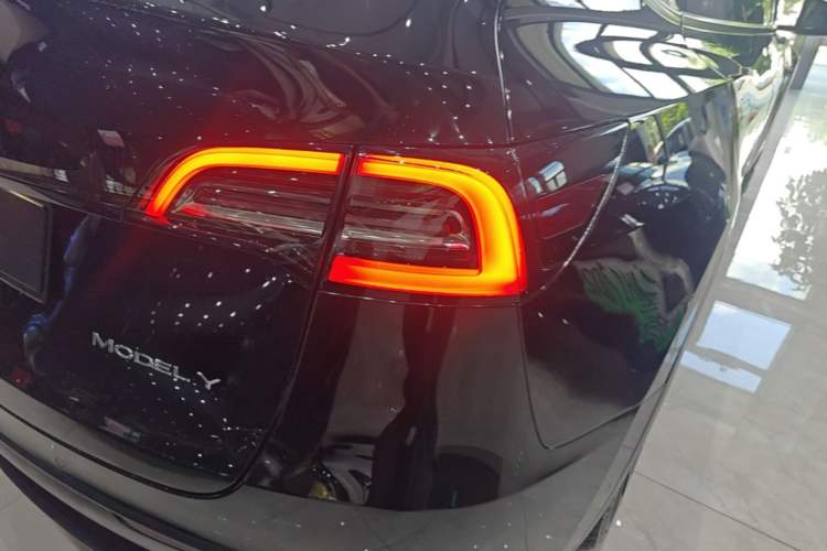 Used Tesla Model Y 2022 Revised Version Rear-Wheel Drive Right Rear Taillight