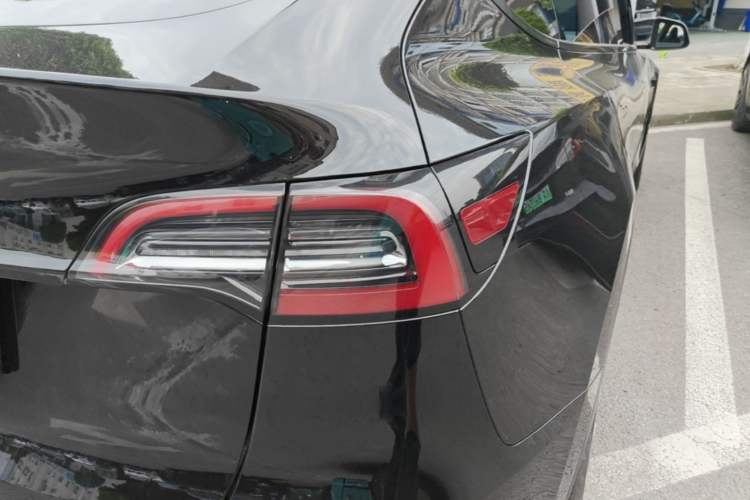 Used Tesla Model Y 2022 Revised Version Rear-Wheel Drive Right Rear Taillight
