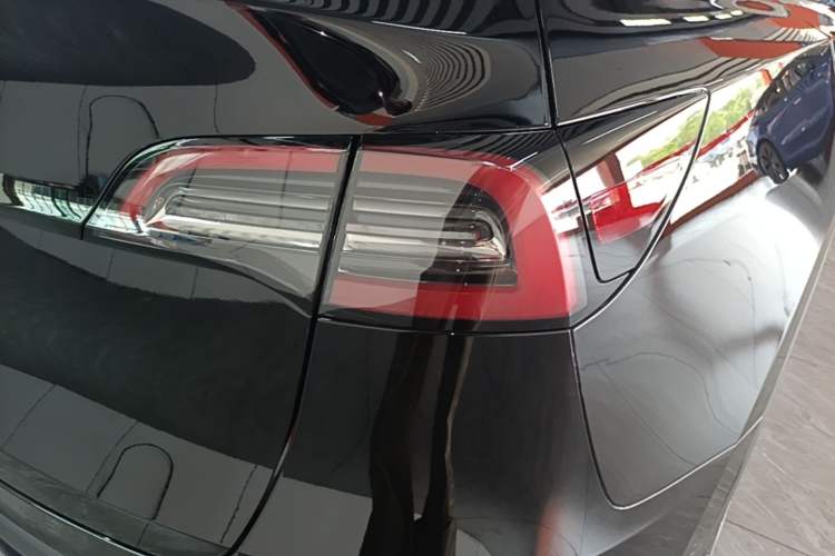 Used Tesla Model Y 2022 Rear-Wheel-Drive Version Right Rear Taillight