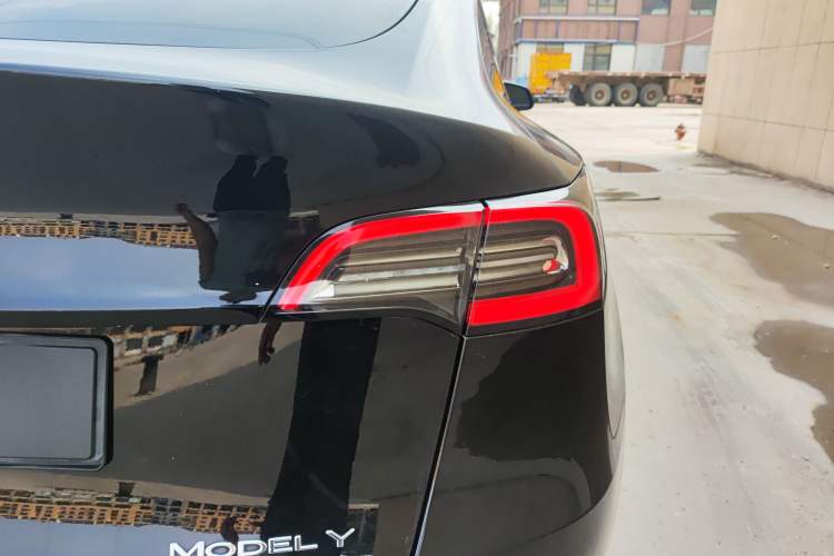 Used Tesla Model Y 2022 Revised Version Rear-Wheel Drive Right Rear Taillight
