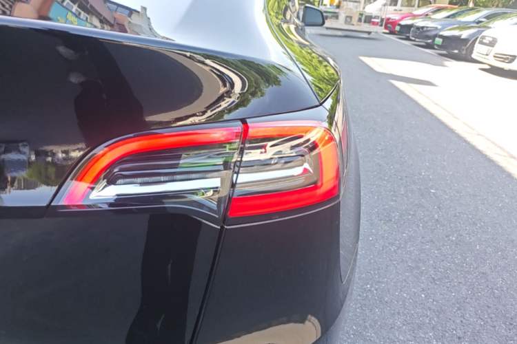 Used Tesla Model Y 2022 Revised Version Rear-Wheel Drive Right Rear Taillight